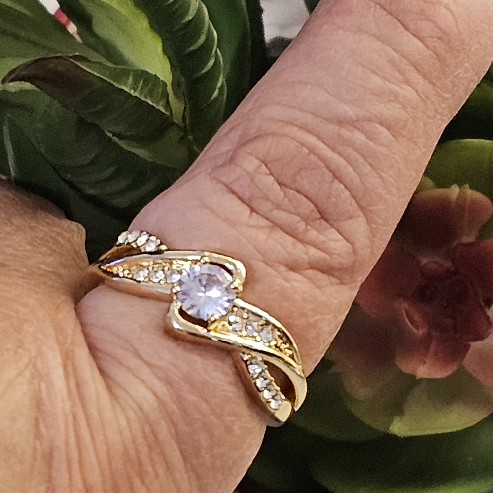 Sophisticated Intertwined Ring - image 2